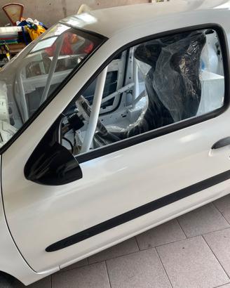 Scocca piu motore Renault clio con rollbar omp