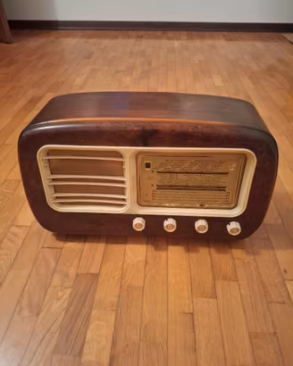 Radio d'epoca a valvole A.R.T. - Anni '50 Vintage