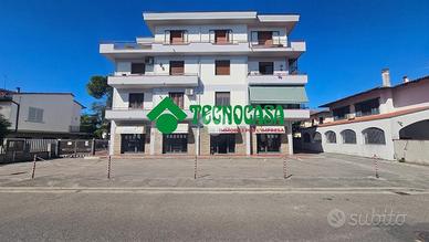 NEGOZIO A CAMPI BISENZIO