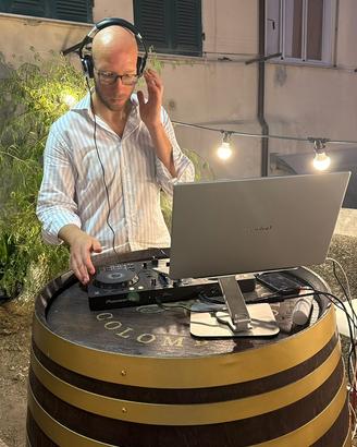DJ per accompagnamento aperitivo, cena, post cena