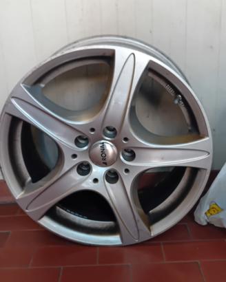 4 cerchi in lega da 17 pollici  in buone c. 