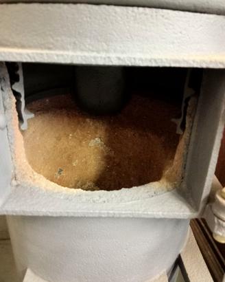 Stufa antica in ghisa