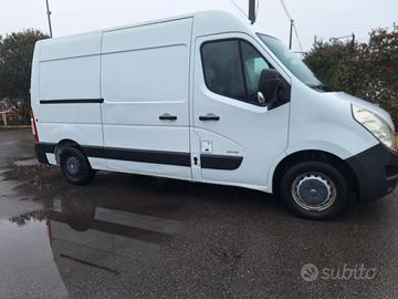 Furgone Opel Movano anno 2011