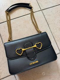 Borsa Love Moschino a tracolla o a spalla