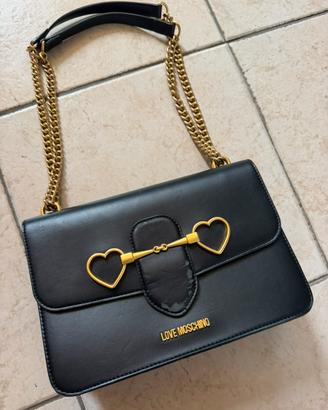 Borsa Love Moschino a tracolla o a spalla