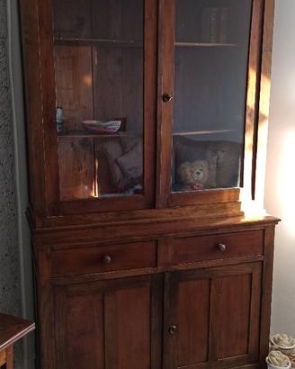 Credenza antica