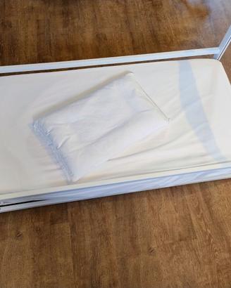 Struttura lettino con materasso 120X80.