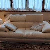 2 divani similpelle colore panna