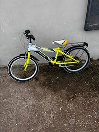 Bici con cavalletto