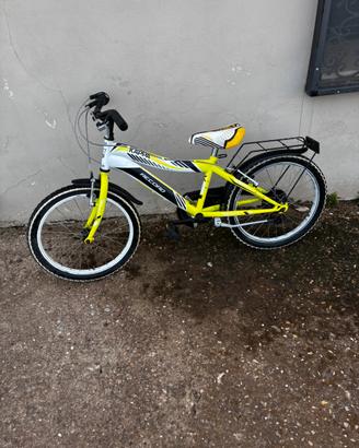 Bici con cavalletto