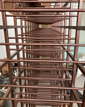 scaffale porta bottiglie arredo locale