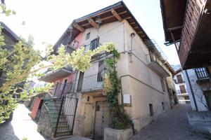 CASA SEMINDIPENDENTE A SAINT-VINCENT