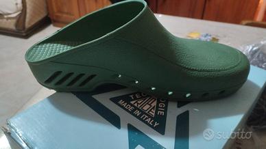 zoccoli verdi infermiere