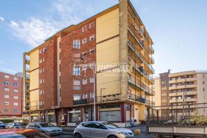 TRILOCALE OLTRE SERVIZI, CANTINA E BOX