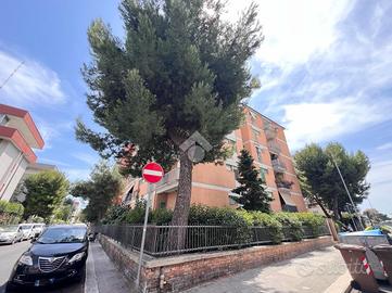 3 LOCALI A BARI