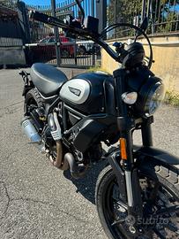 Ducati Scrambler Icon Dark 800