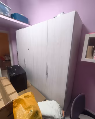 scrivania e armadio 