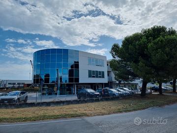 Negozio + Magazzino 400mq Bellocchi