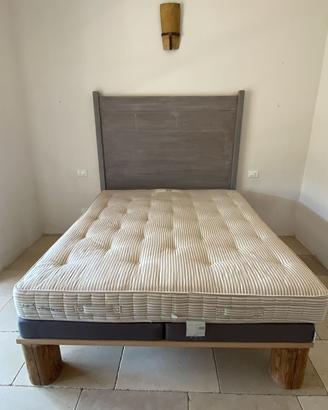 2 letti matrimoniali in legno
