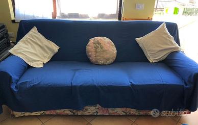 Letto mattimoniale e pouf letto singolo