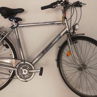 2 biciclette uomo e donna