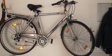 2 biciclette uomo e donna