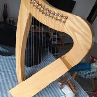 Arpa da grembo a 12 corde