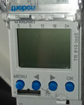 interruttore orario digitale settimanale.