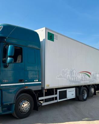 Daf XF 105.460 E5 frigo 8m con sponda Biga Omar