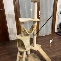 Torre tira graffi per gatti