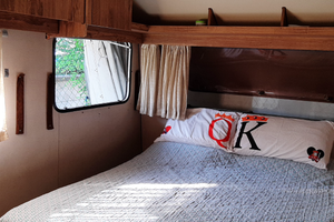 Piazzola con roulotte Marina di Massa