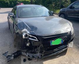 Audi TT Coupè 2.0 Tdi Manuale Design Incidentata