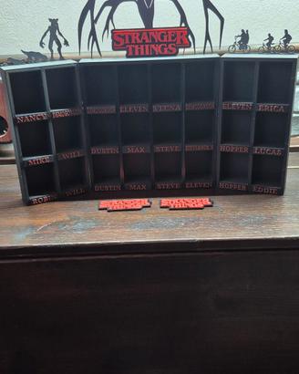 maxi espositore stranger things 18 posti