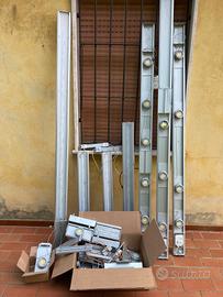 Illuminazione a parete e colonna per interni.