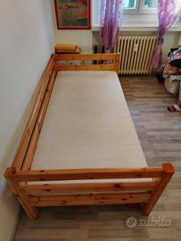 Letto singolo in legno naturale con materasso