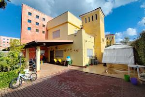 Villa Unifamiliare Indipendente con Giardino