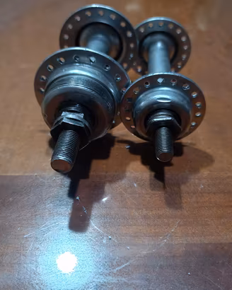 coppia di mozzi bici classiche 