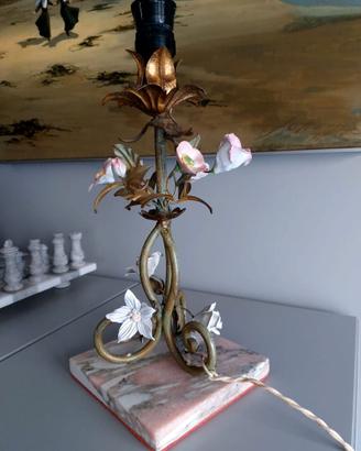 Lampada da tavolo con fiori porcellana