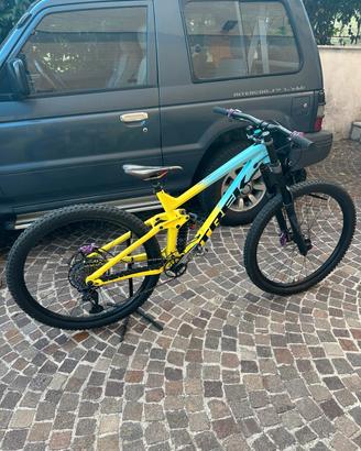 Trek slash 8 
