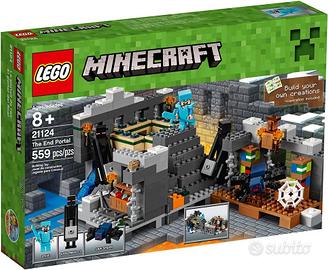 Lego Minecraft 21124 Usato