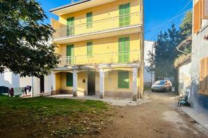 CASA SEMINDIPENDENTE A SANTA GIULETTA