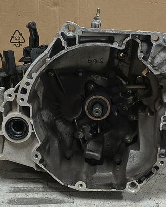 3201001Q4G/JH33030816R Cambio manuale Nissan Micra