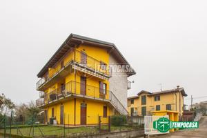TRILOCALE DUPLEX CON BOX E AREA ESTERNA - VIZZOLA