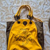 Borsa Le Pandorine gialla con frase – modello shop