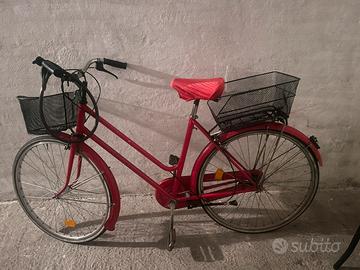 Bicicletta da donna rossa