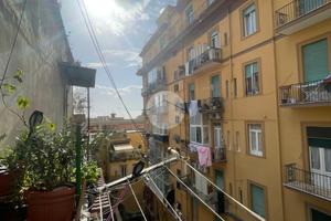 2 LOCALI A NAPOLI