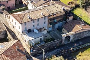 3 LOCALI A POLPENAZZE DEL GARDA