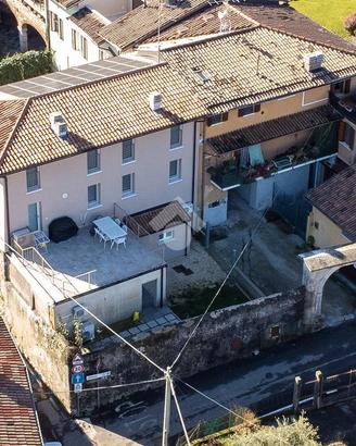 3 LOCALI A POLPENAZZE DEL GARDA