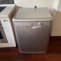 Lavastoviglie Indesit