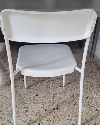 Tavolo Ikea 125x74 cm + (opzionale) 2 sedie
